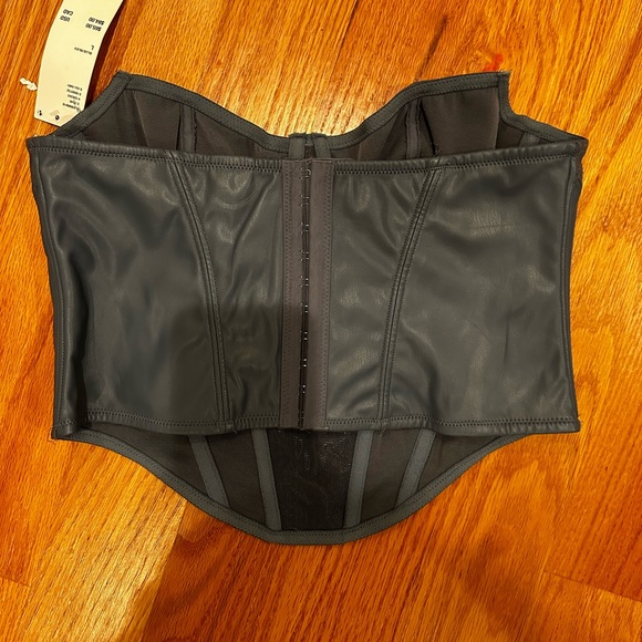 Urban Outfitters Corset Top NEVER WORN - Picture 2 of 3